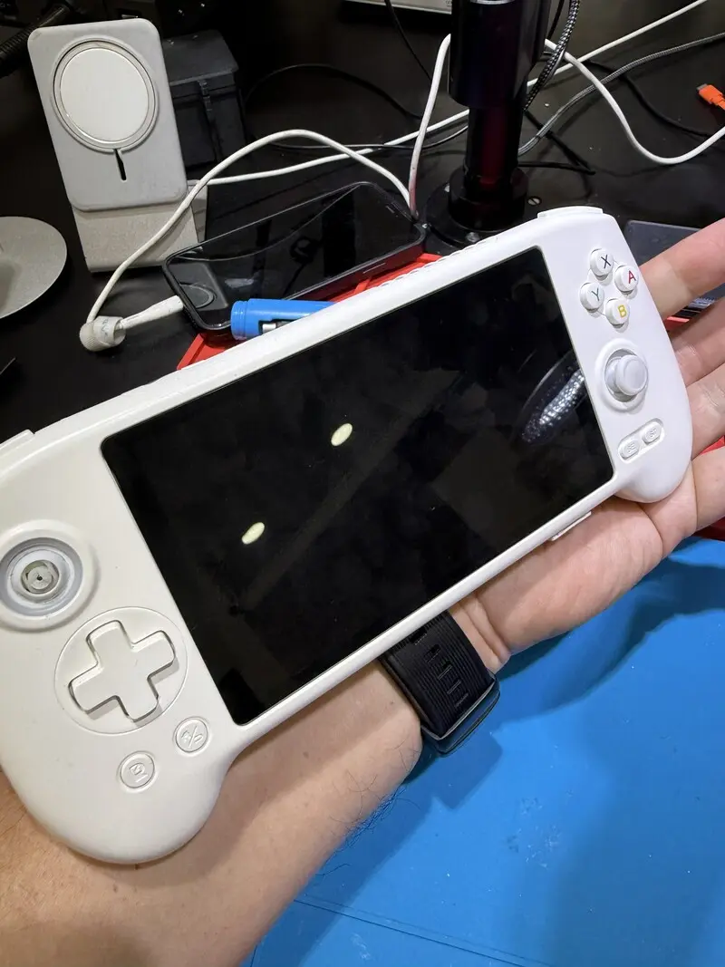 Anbernic RG556 por dentro: El gran problema de sus Joysticks